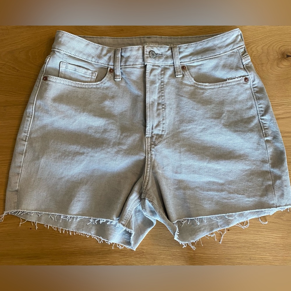 Old Navy OG straight cut off denim shorts size 8